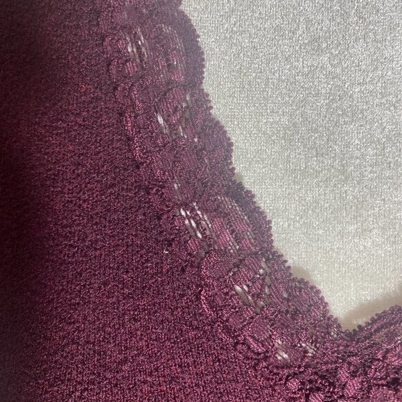 Women's Express Burgundy V-Neck Sweater Size Medium - Picture 3 of 5